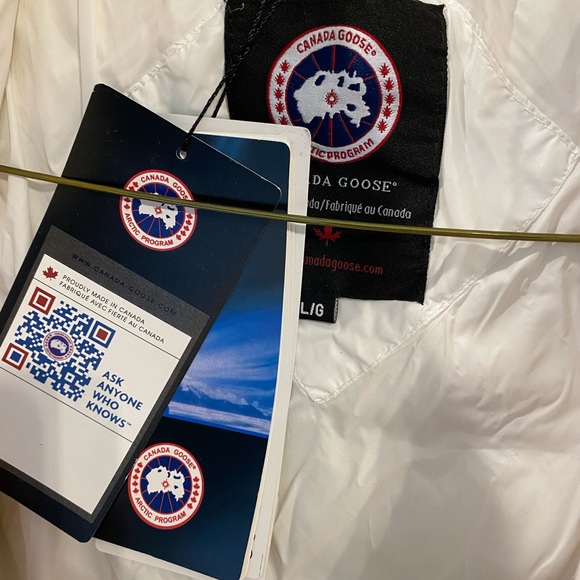 Canada goose white jacket - Picture 3 of 4